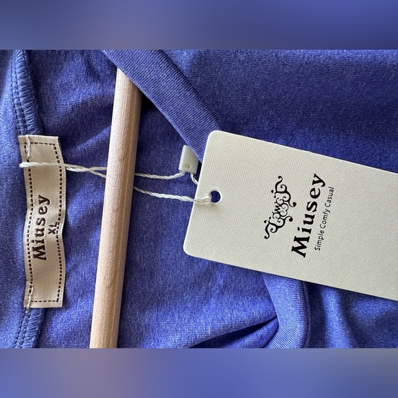 NWT Women’s Cold Shoulder Top Short Sleeve - Picture 3 of 3